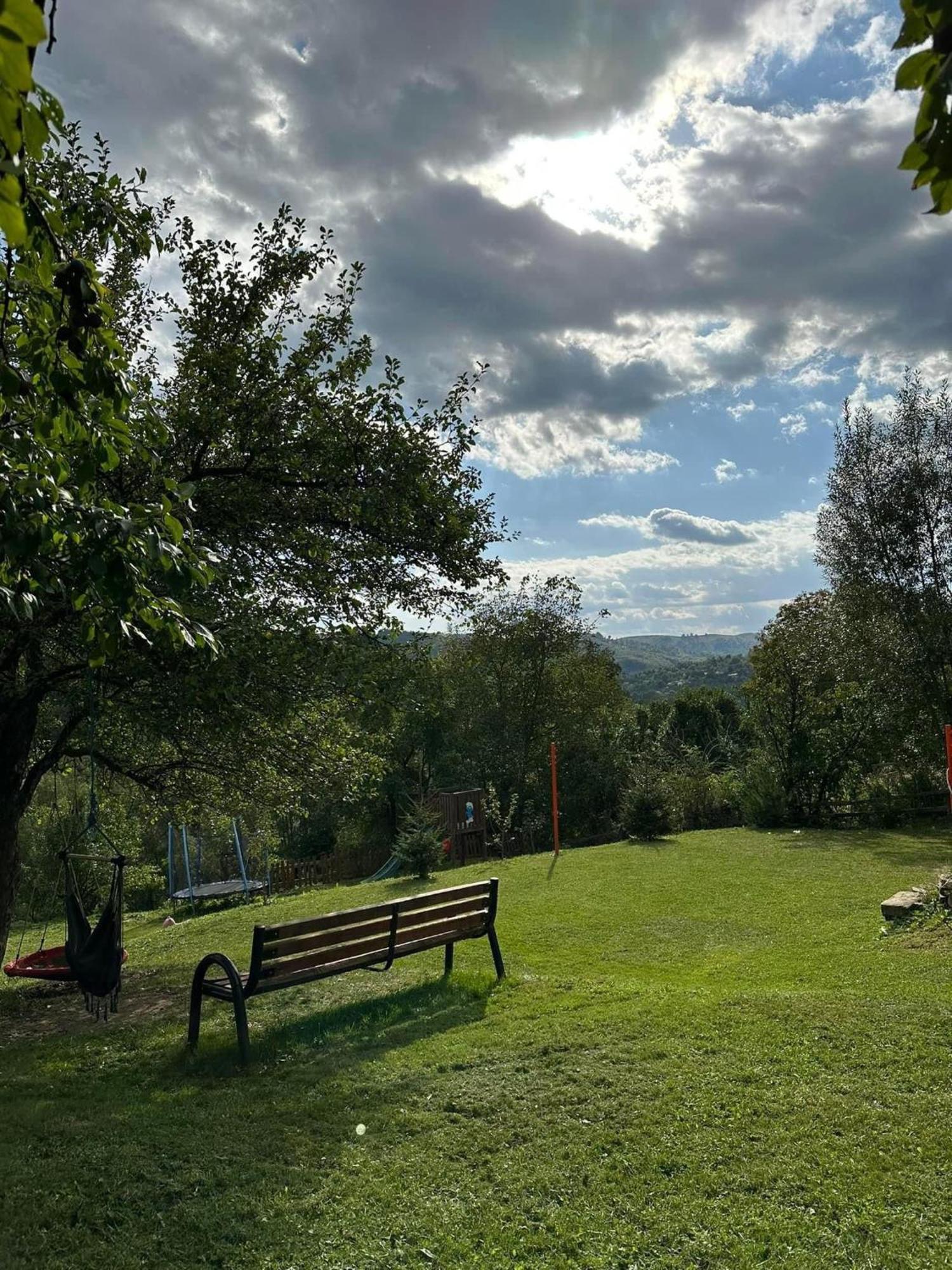 Green Yard Doftana Villa Teşila Exterior foto